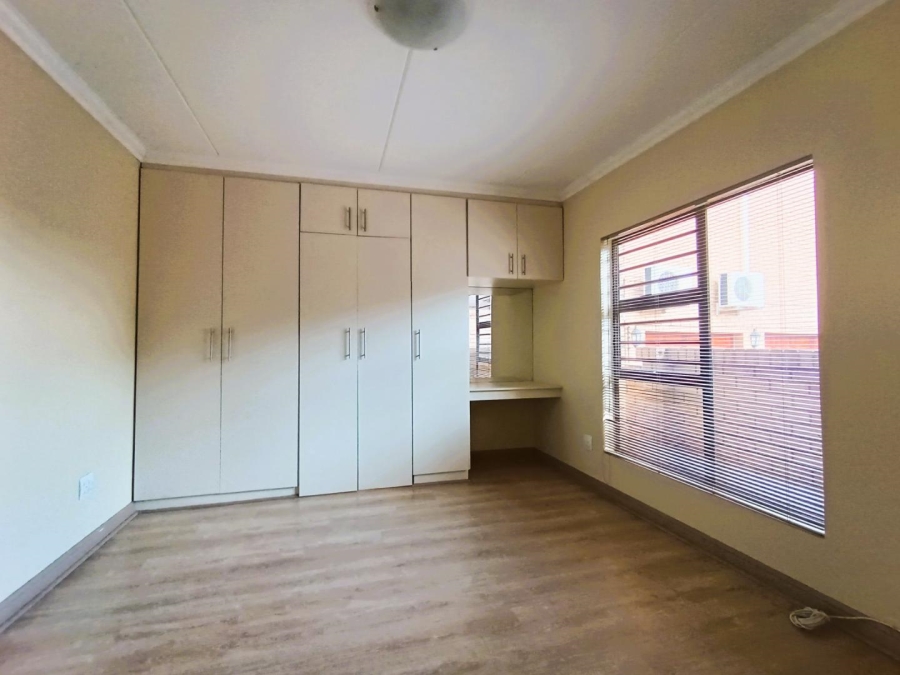 4 Bedroom Property for Sale in Heuwelsig Free State